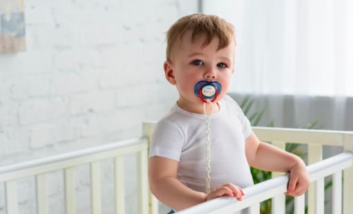 Tétine pour bébé : conseils et ostéopathie